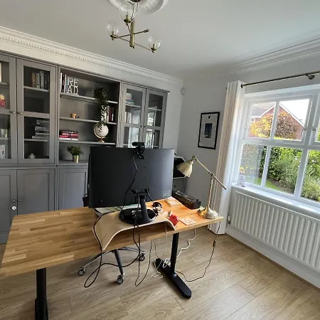 5 Bedroom 4 Bathroom Gym Playroom Country Home Leamington Spa Exterior photo