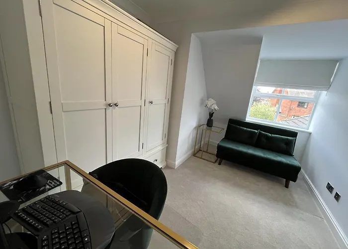 5 Bedroom 4 Bathroom Gym Playroom Country Home