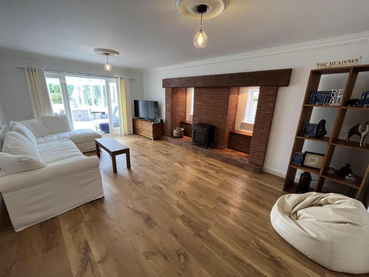 Holiday home 5 Bedroom 4 Bathroom Gym Playroom Country