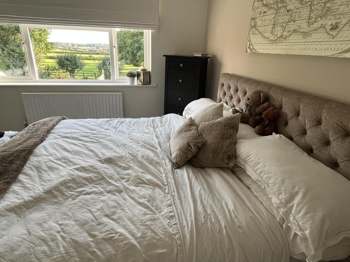 5 Bedroom 4 Bathroom Gym Playroom Country Holiday home