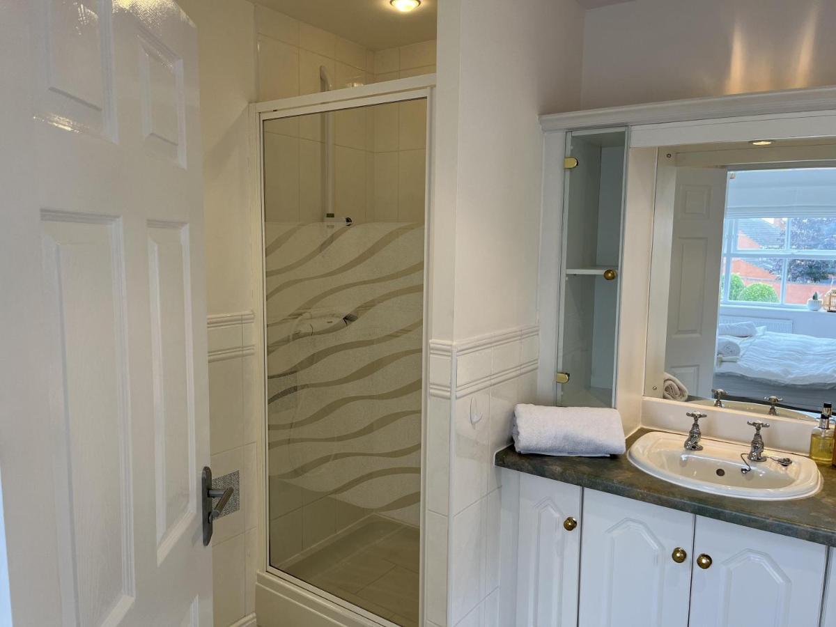5 Bedroom 4 Bathroom Gym Playroom Country Holiday home Leamington Spa