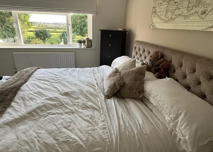 5 Bedroom 4 Bathroom Gym Playroom Country Home