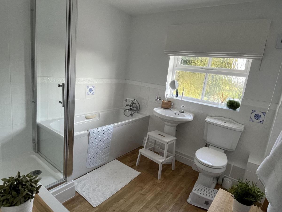 5 Bedroom 4 Bathroom Gym Playroom Country *